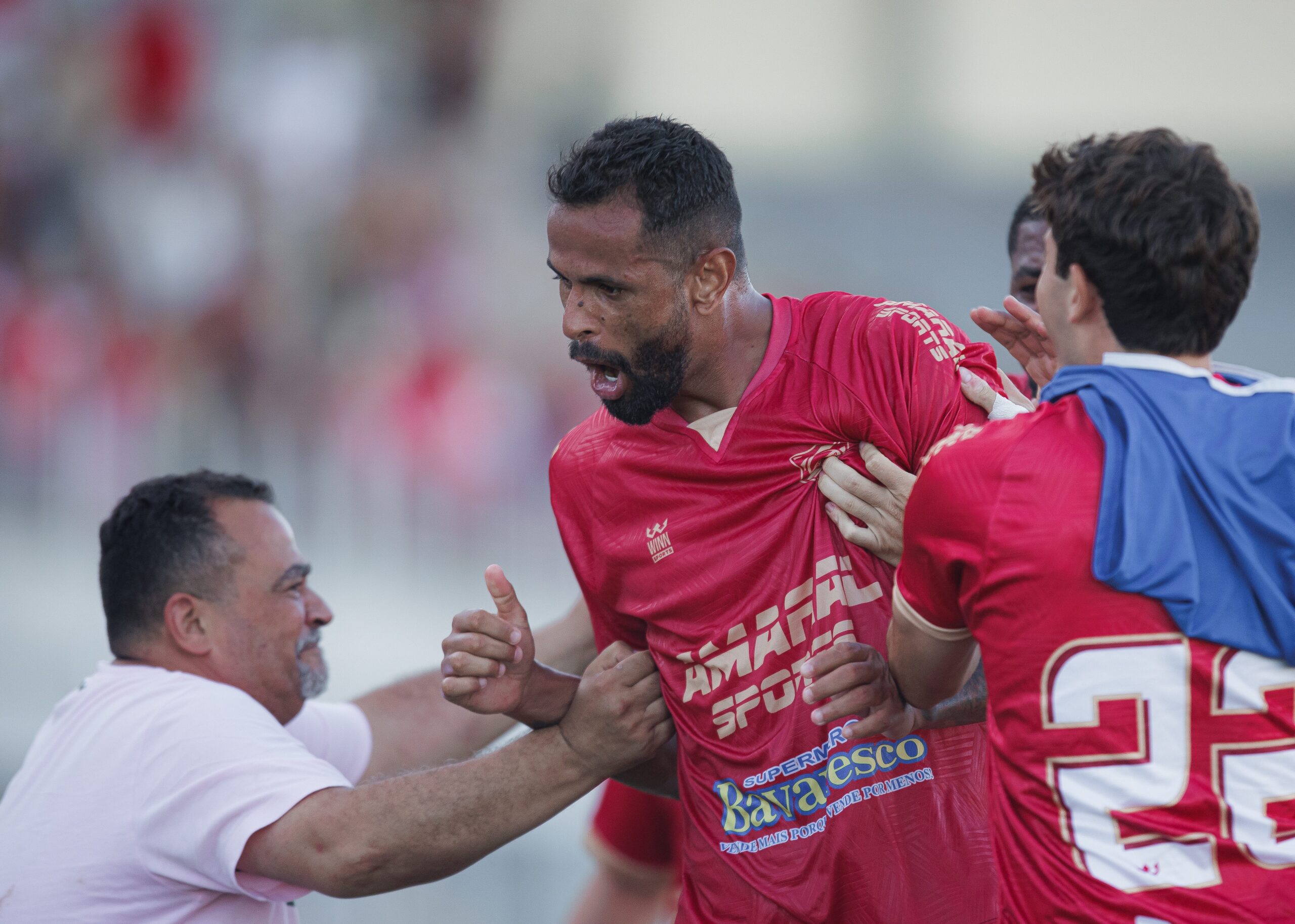 Em jogo de 12 gols no Paraná, Araucária abre 6 a 2 e Rio Branco consegue empate no fim; assista