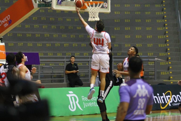 Vasco perde para o Caxias do Sul e soma sete derrotas seguidas no NBB