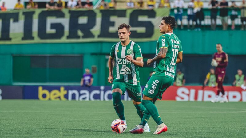 Atletas da Chapecoense retornam de Itajaí com intoxicação alimentar