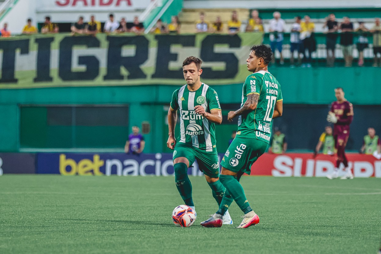 Atletas da Chapecoense retornam de Itajaí com intoxicação alimentar