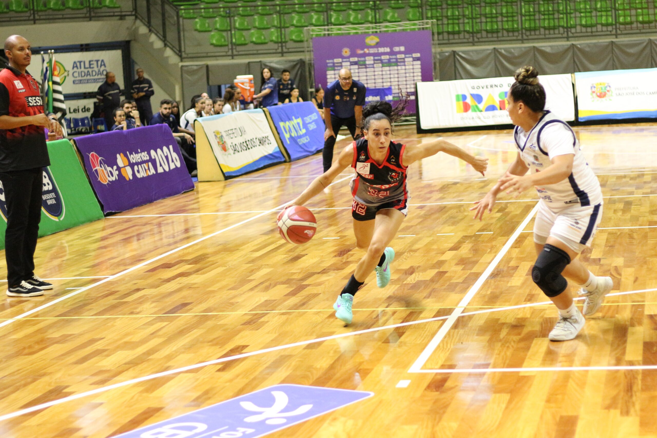 Sesi Araraquara vence São José e alcança a segunda vitória na LBF