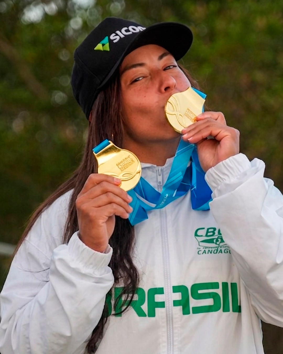 Ana Sátila conquista dois ouros em competição internacional no dia de seu aniversário