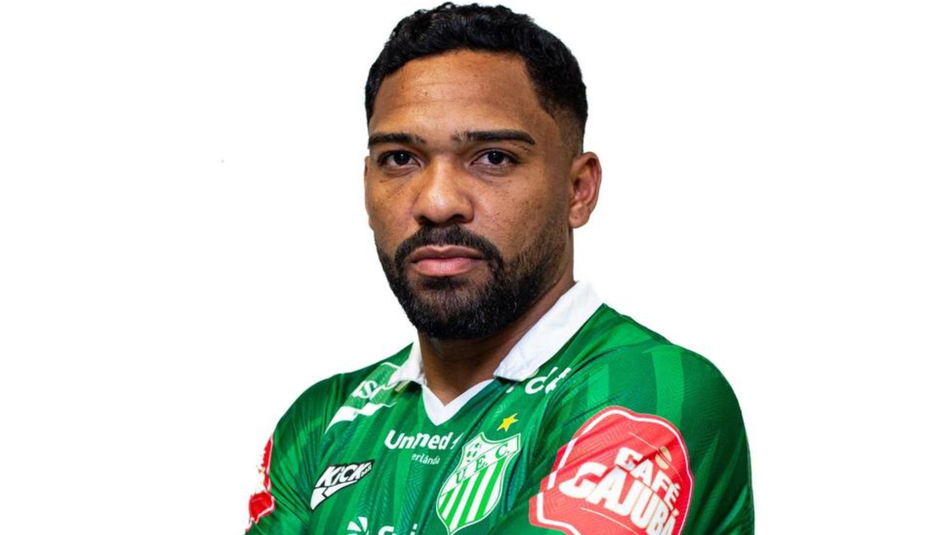 Uberlândia contrata volante destaque do North e jovem goleiro para Série D