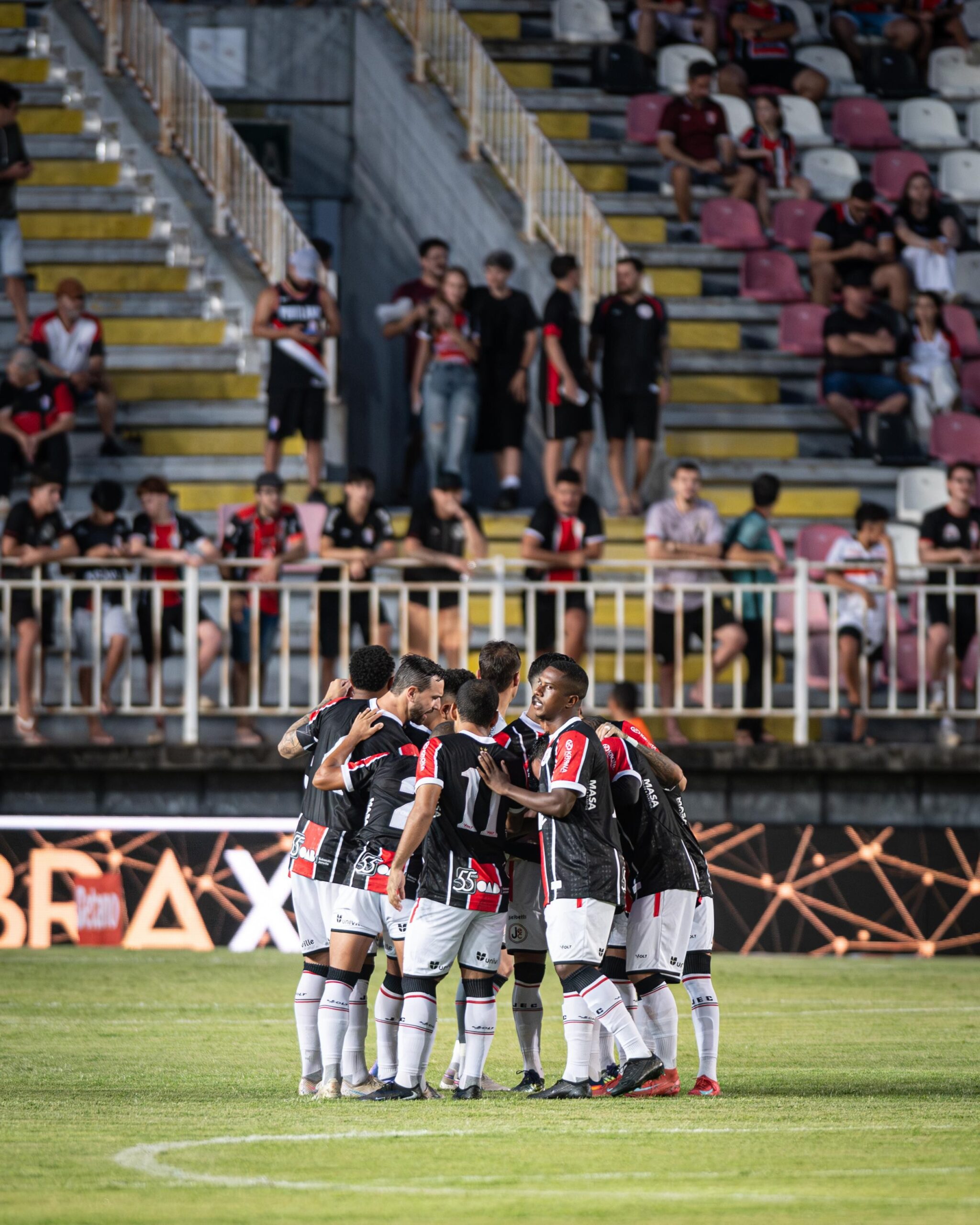 Joinville confirma a rescisão contratual de seis jogadores