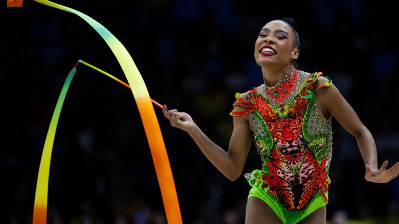 Geovanna Santos vai à final  de fita da Copa do Mundo de Ginástica Rítmica na Bulgária