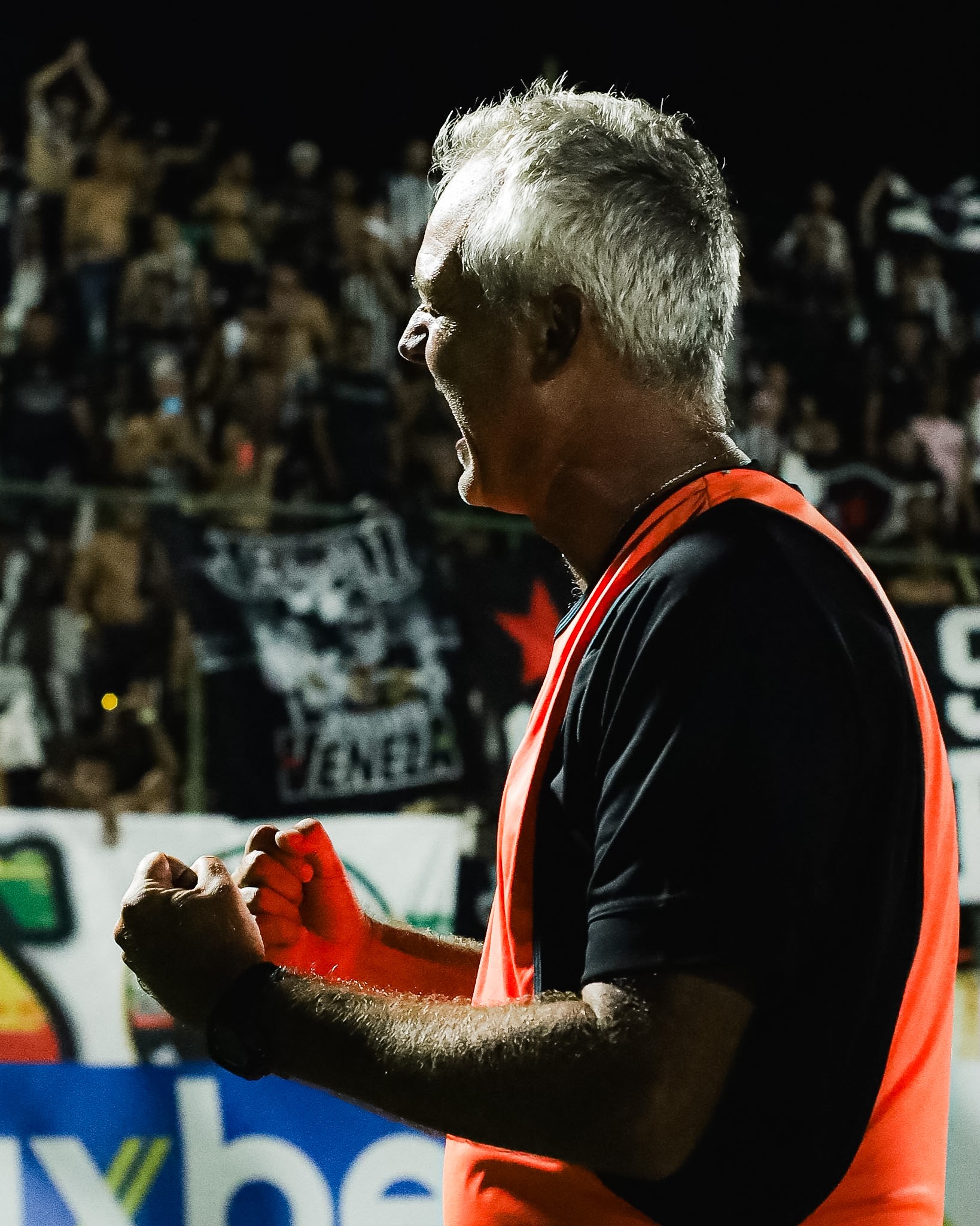 Lisca celebra vitória do Botafogo-PB no jogo de ida da final e cobra Almeidão lotado no sábado