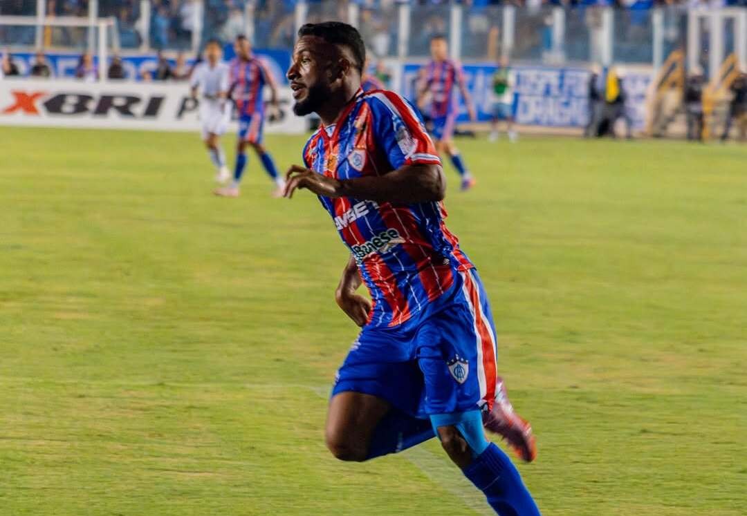 Manoel, do Itabaiana, será operado e ficará mais de um mês fora dos gramados