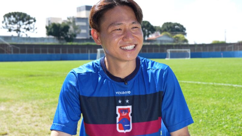 Fã de Neymar, reforço japonês do Paraná Clube aprova feijão e promete dança de Michel Teló