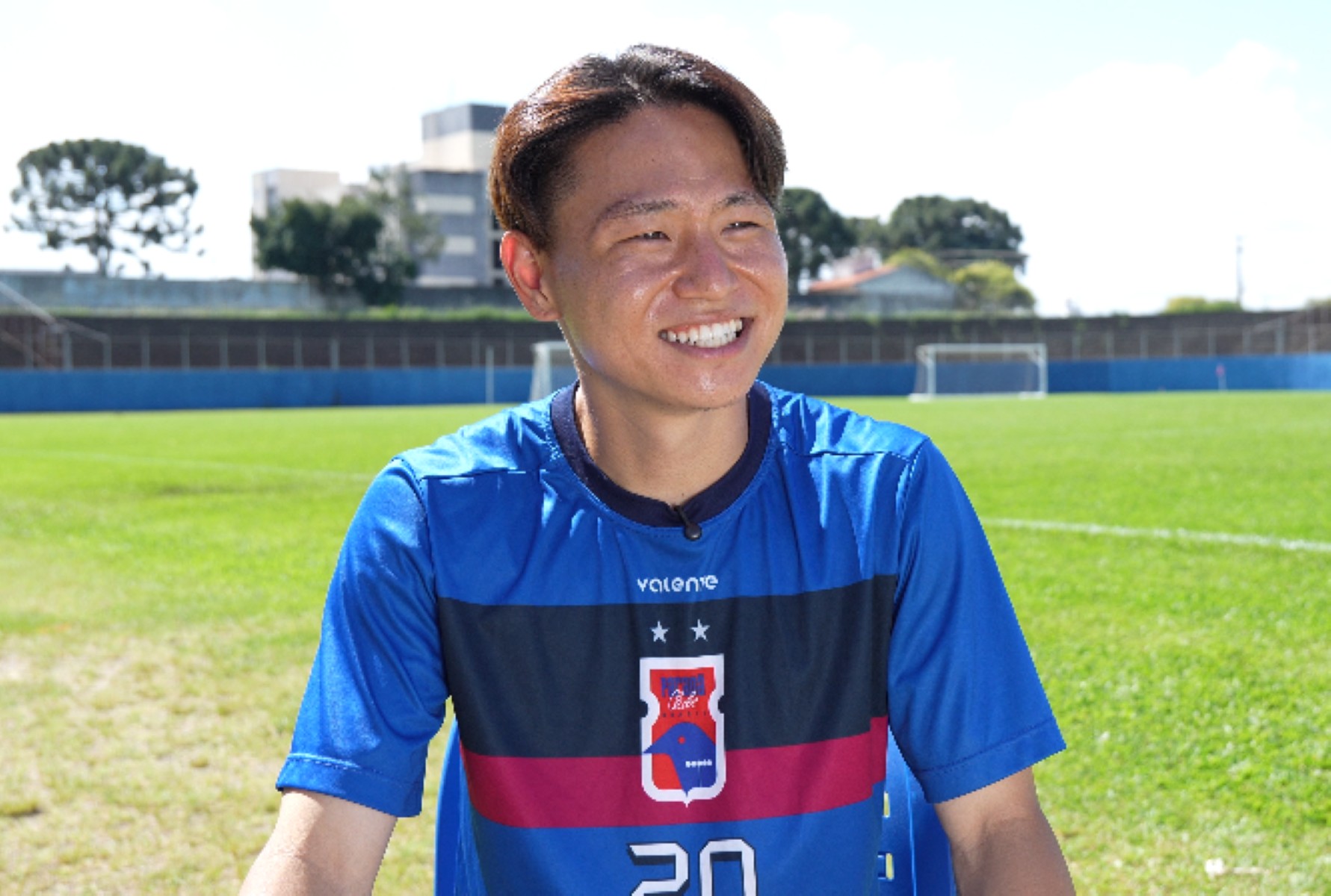 Fã de Neymar, reforço japonês do Paraná Clube aprova feijão e promete dança de Michel Teló