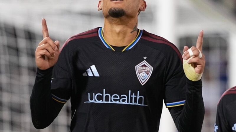 Rafael Navarro, ex-Botafogo e Palmeiras, brilha com dois gols em goleada do Colorado Rapids na MLS