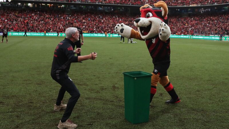 Athletico divulga bastidores do Athletiba com “discurso de guerra” e pedido de Petraglia; veja