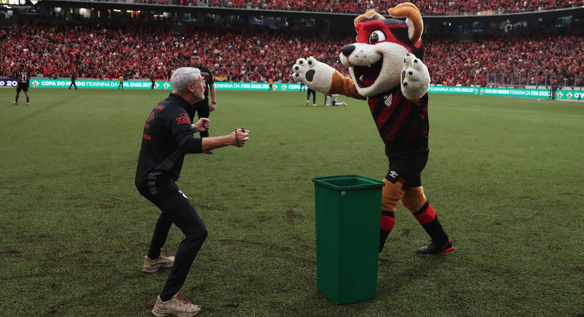 Athletico divulga bastidores do Athletiba com “discurso de guerra” e pedido de Petraglia; veja