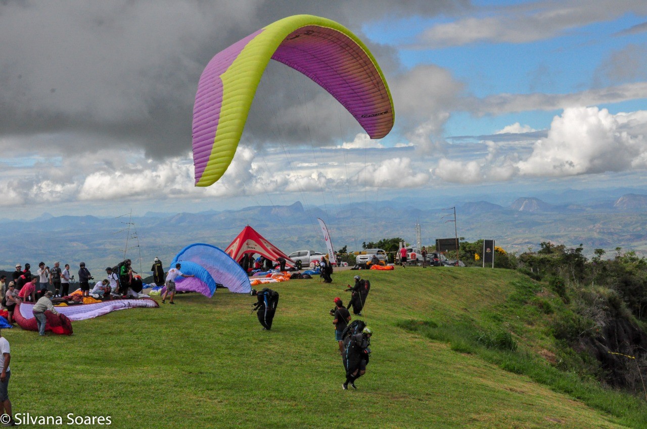 Final do Campeonato Brasileiro de Parapente movimenta o Pico da Ibituruna em Governador Valadares