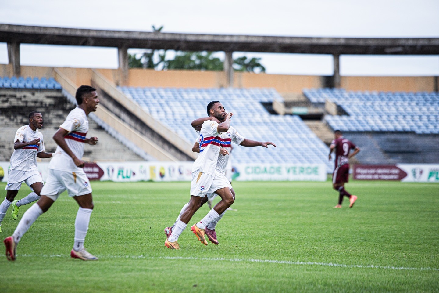 Williams, do Piauí, relata dores e permanência em campo na vitória sobre Flu-PI: “Estava sentindo ali”
