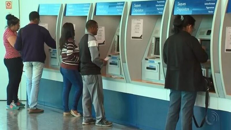 Pagamento do segundo lote do abono salarial começa nesta segunda; entenda