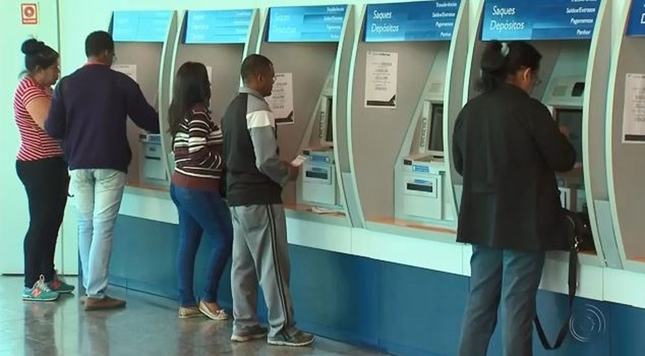 Pagamento do segundo lote do abono salarial começa nesta segunda; entenda