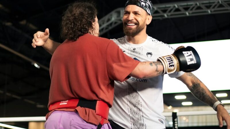 Whindersson Nunes faz treino com Maurício Ruffy antes de enfrentar Popó Freitas