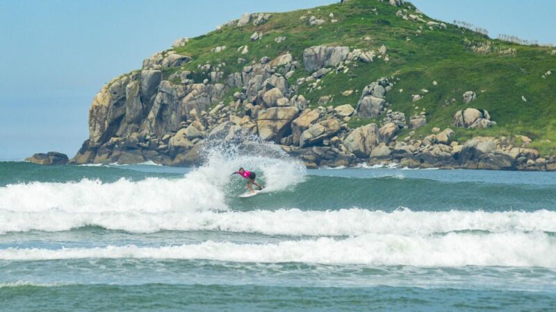 Primeira etapa do QS 6000 em Imbituba inicia com notas altas e definições no feminino e masculino