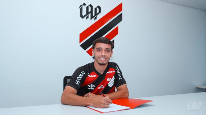 Athletico renova contrato com o atacante Felipe Chiqueti, artilheiro do time em 2026