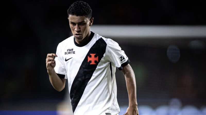 Novo camisa 10, Rojas aumenta status no Vasco e é exceção em início sem brilho de reforços