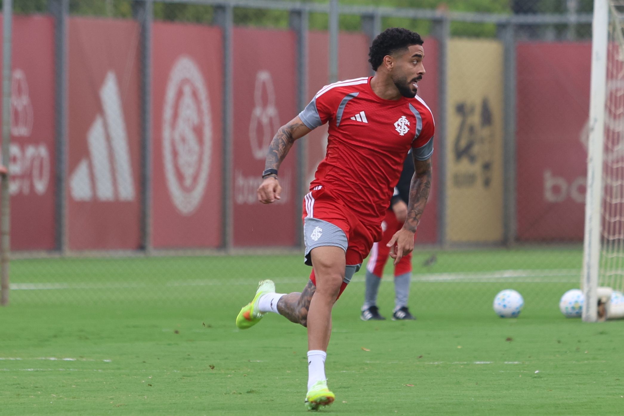 Bahia vai encarar tarde de reencontros em confronto contra o Internacional, no Beira-Rio