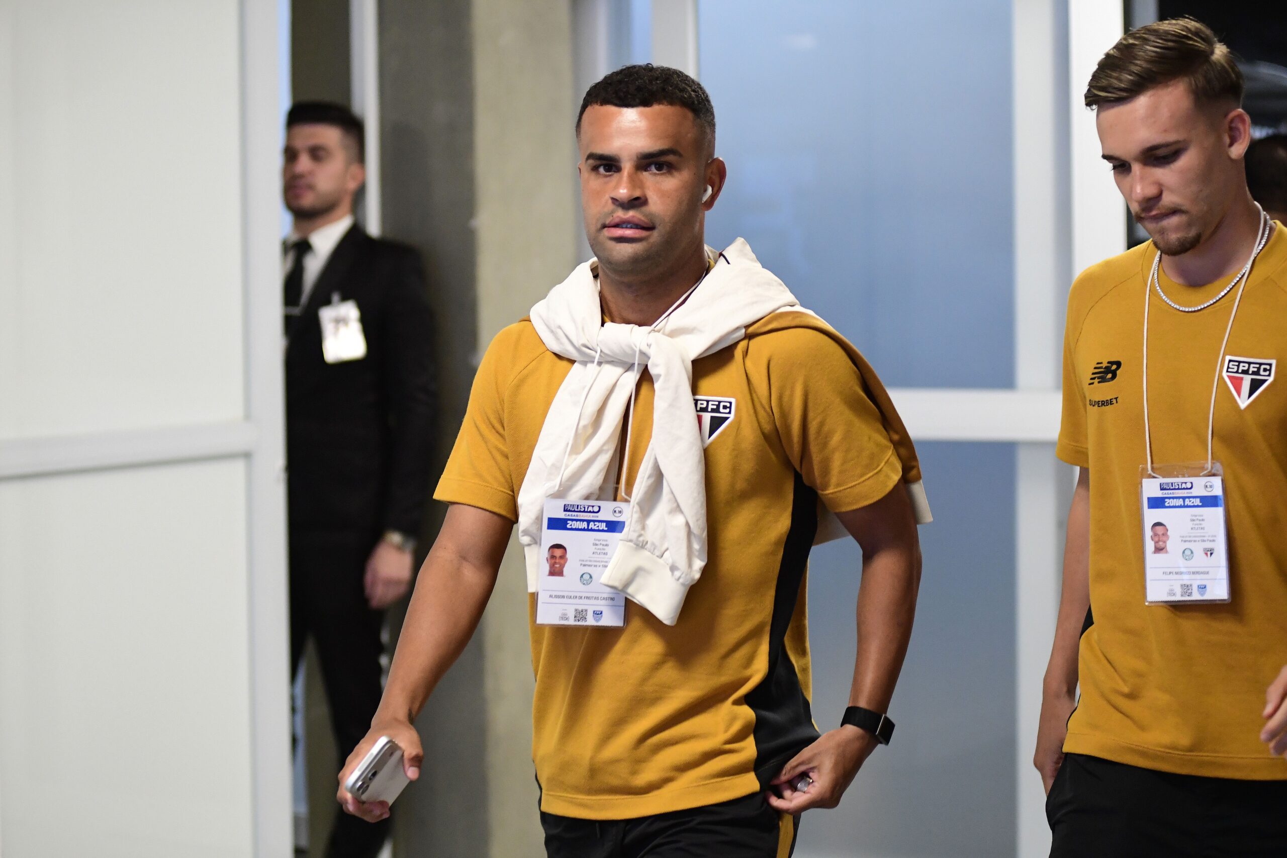 Alisson dá indireta após demissão de Crespo no São Paulo: “Caráter nunca se negocia”