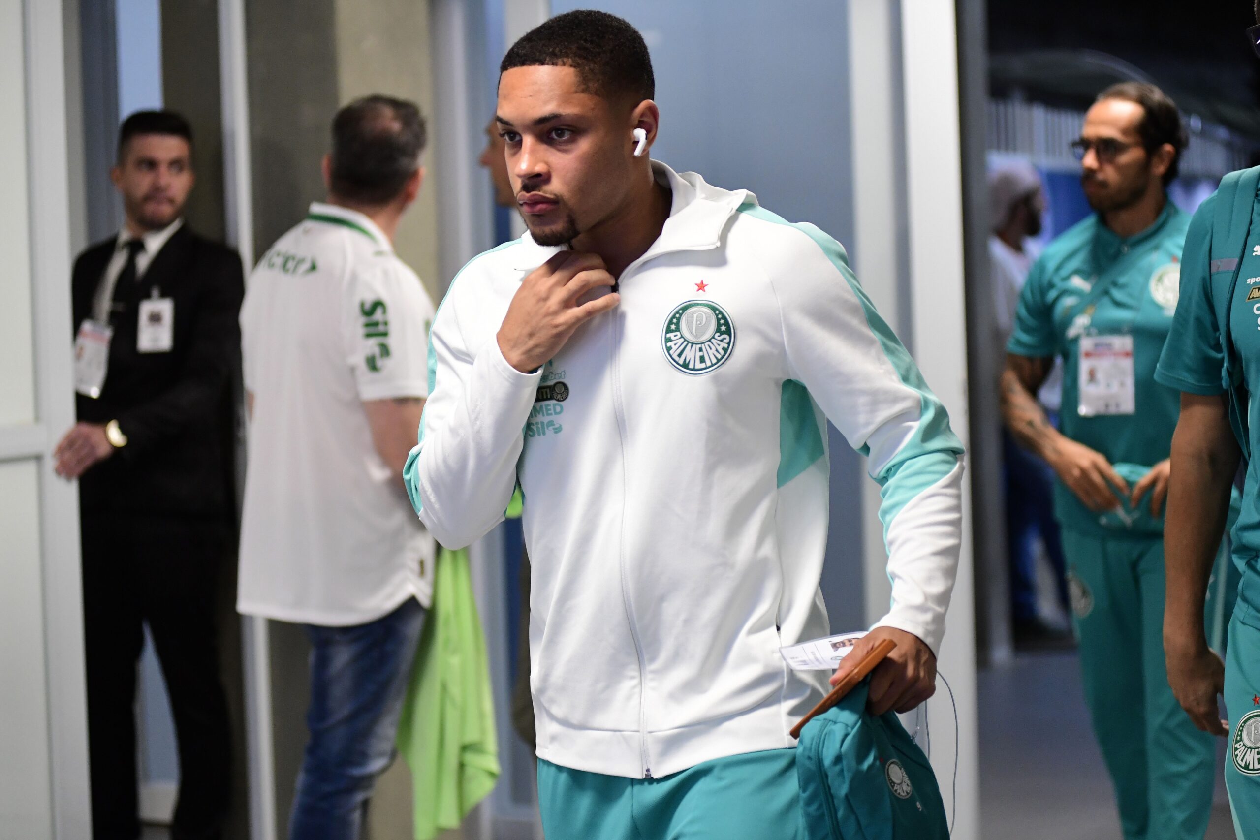 Ancelotti explica por que não cogitou convocar Vitor Roque, do Palmeiras, para a Seleção