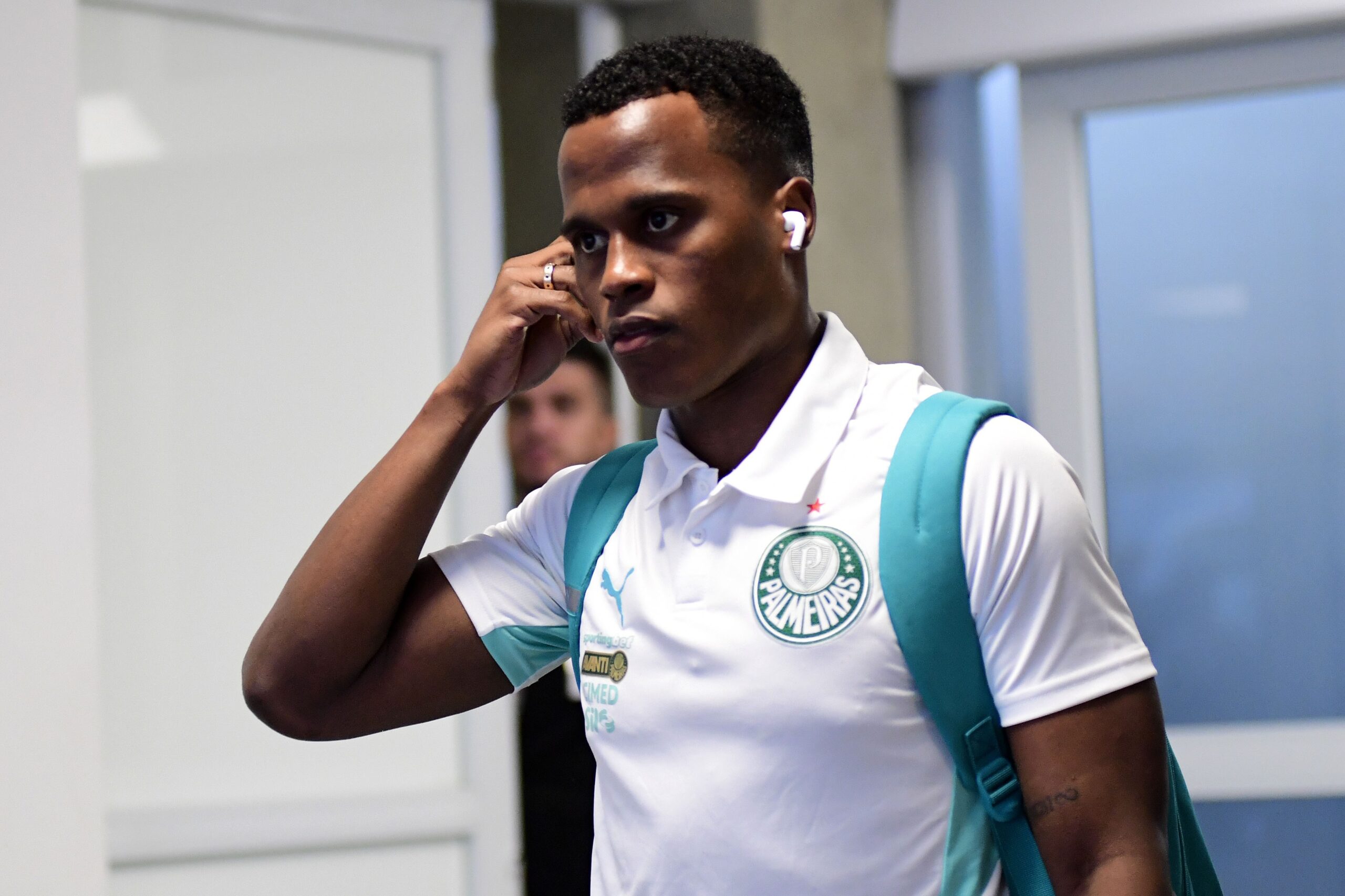 Adaptação ou fora de posição? Por que Arias ainda não embalou no Palmeiras