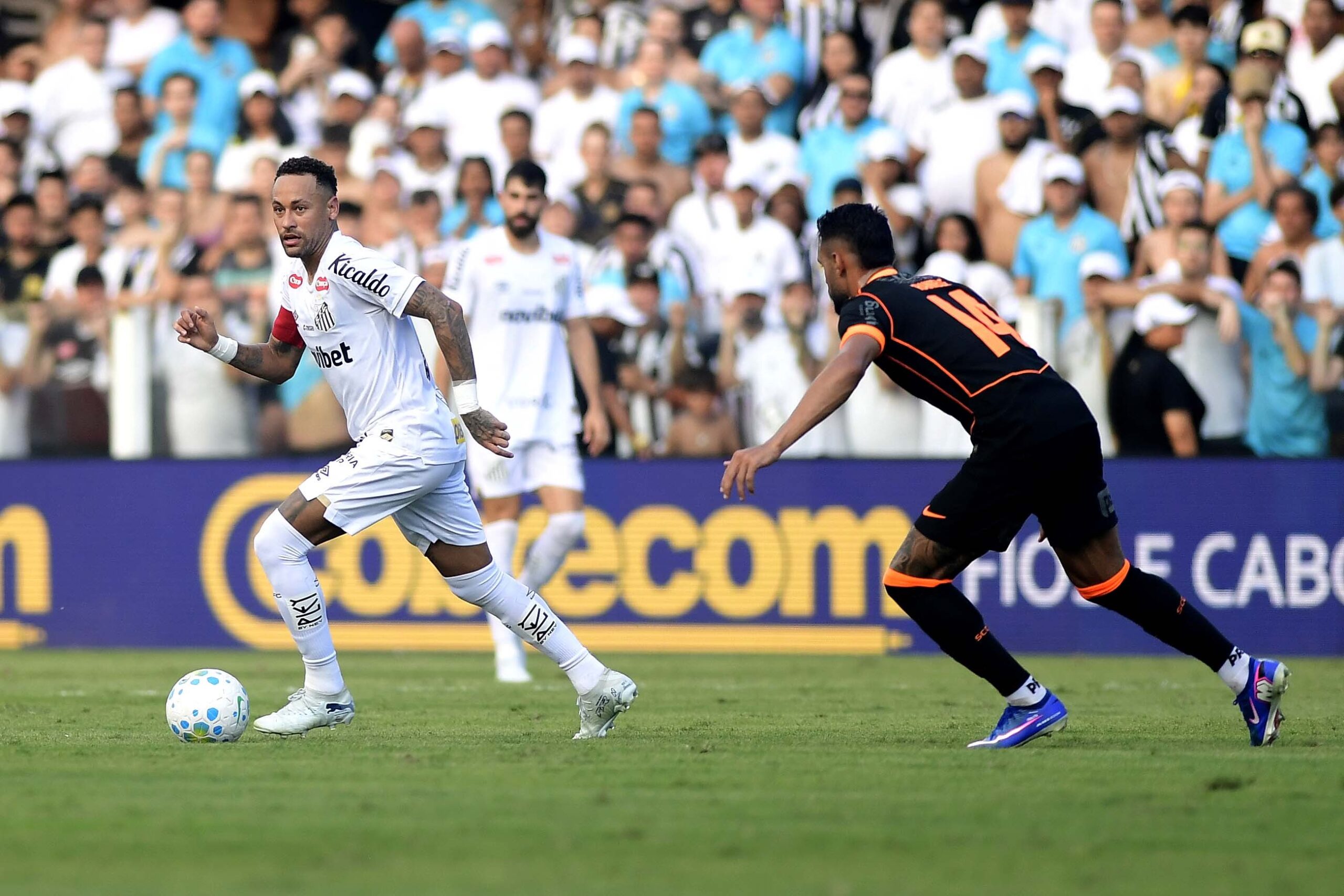 Análise: Vojvoda busca alternativas, mas Santos segue devendo e sai no lucro contra o Corinthians