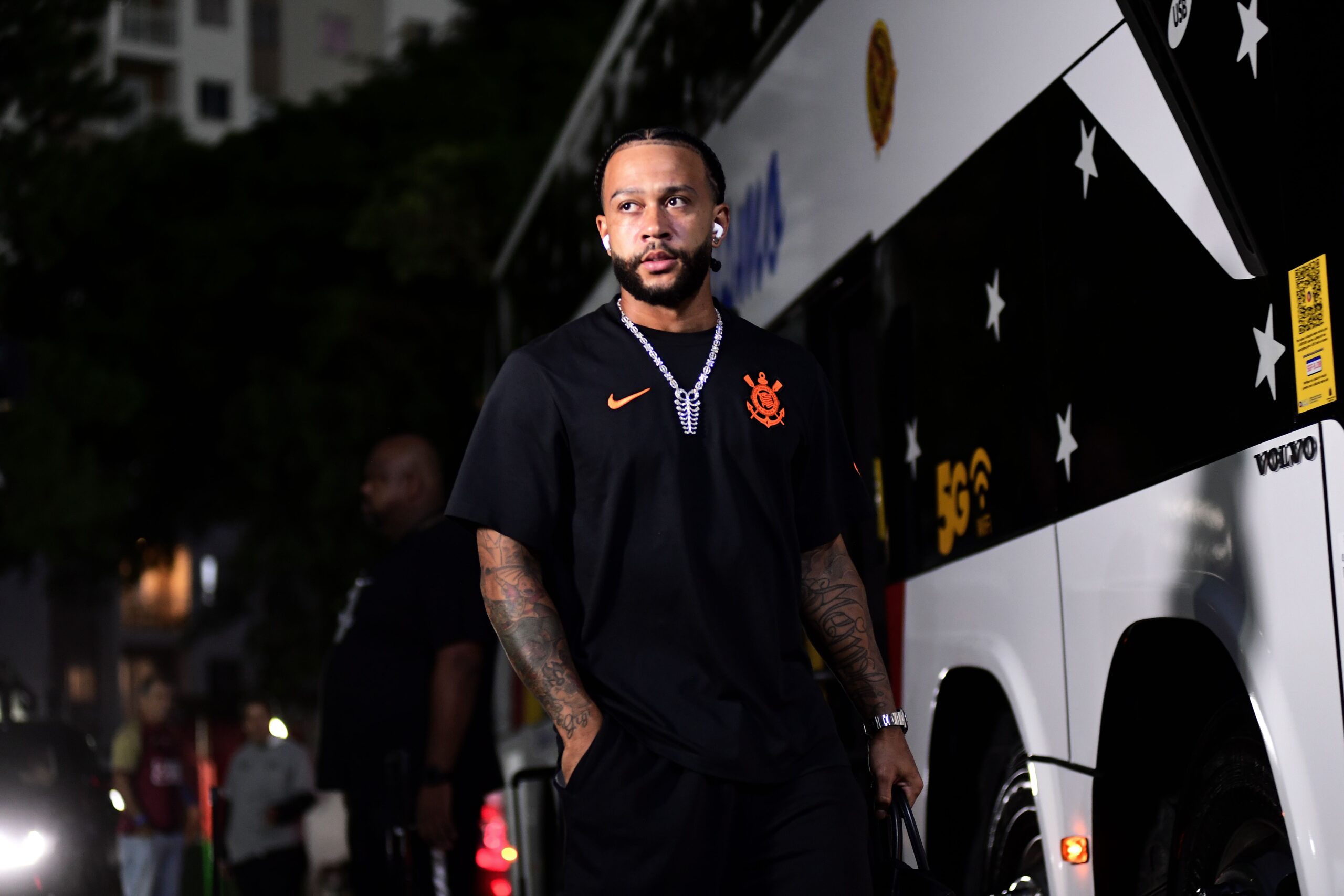 Corinthians mira acordo por dívida e procura empresas para avançar em renovação de Memphis