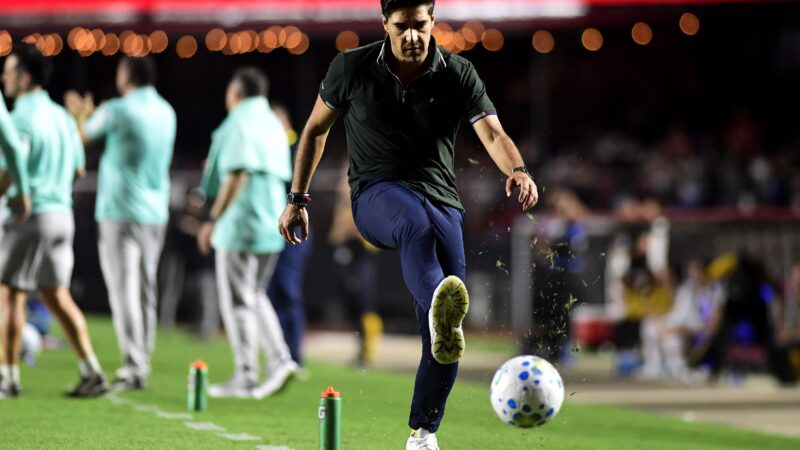 Árbitro relata ofensa de Abel Ferreira depois de expulsão em vitória do Palmeiras: “Seu cagão”
