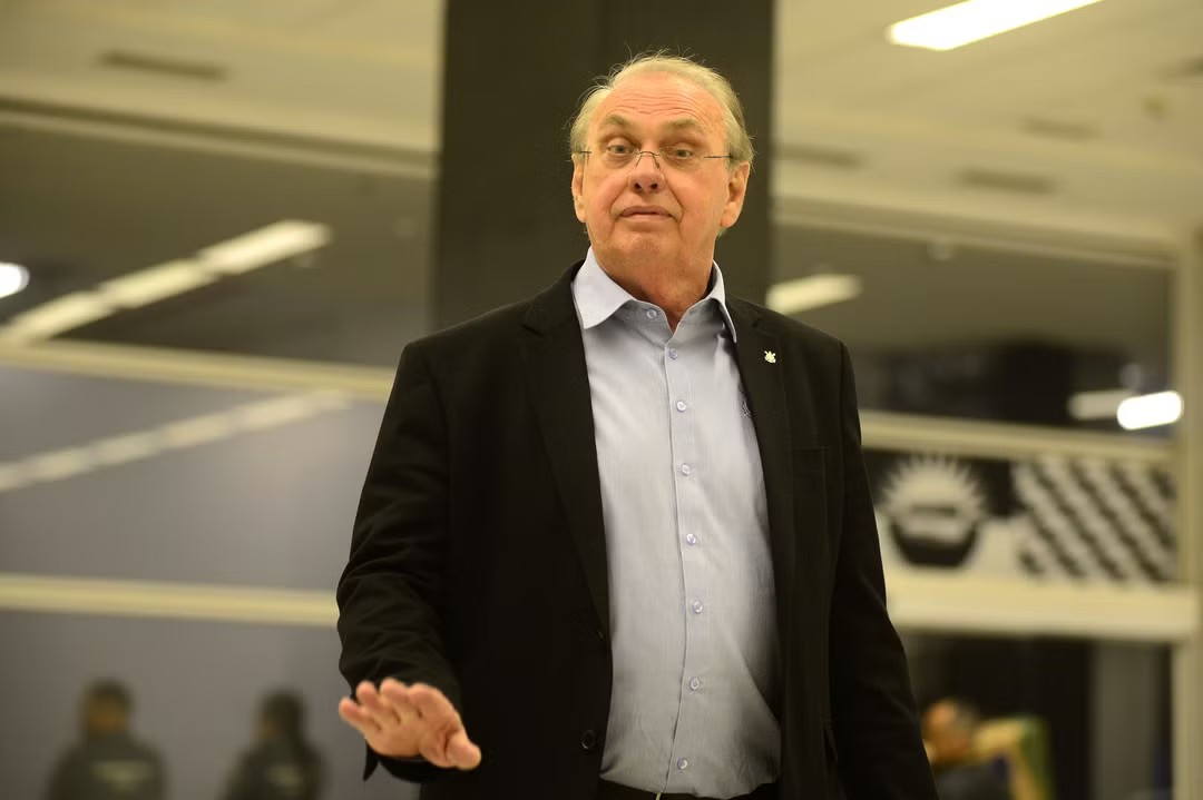 Justiça exige explicações financeiras e alerta para risco de intervenção no Corinthians