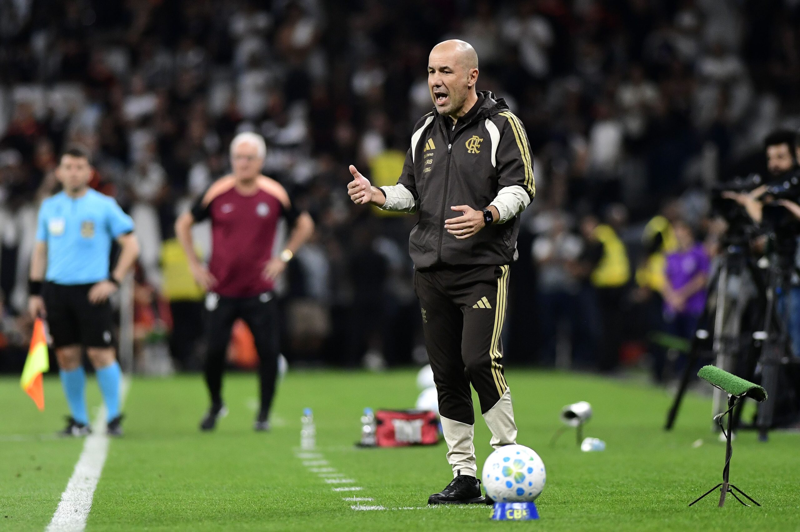 Jardim lamenta empate do Flamengo e explica ausência de Plata: “Dificuldades de integração”