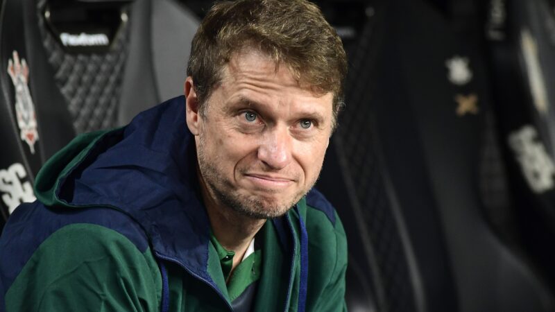 Seabra detalha plano do Coritiba para surpreender o Corinthians: “Mudamos algumas dinâmicas”
