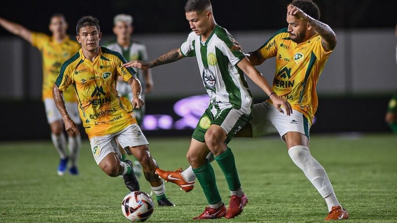 River e Monte Roraima empatam em duelo marcado por expulsões