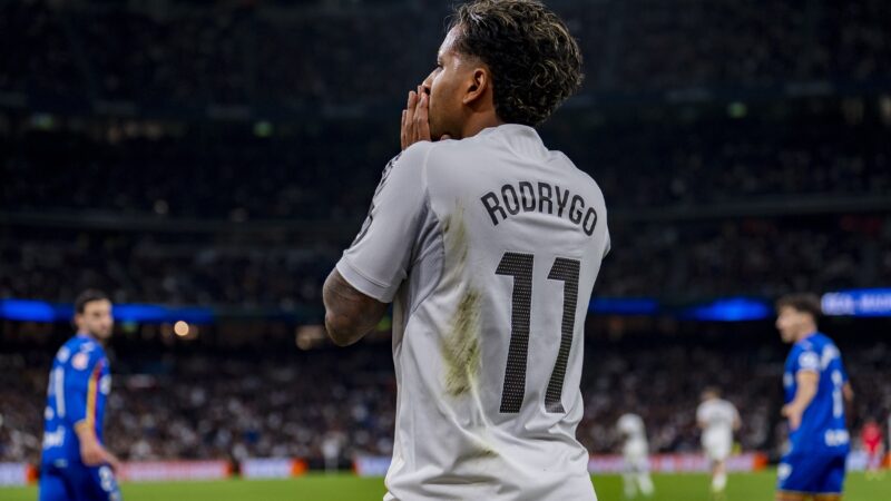 Rodrygo, do Real Madrid, vai operar o joelho direito nesta terça-feira