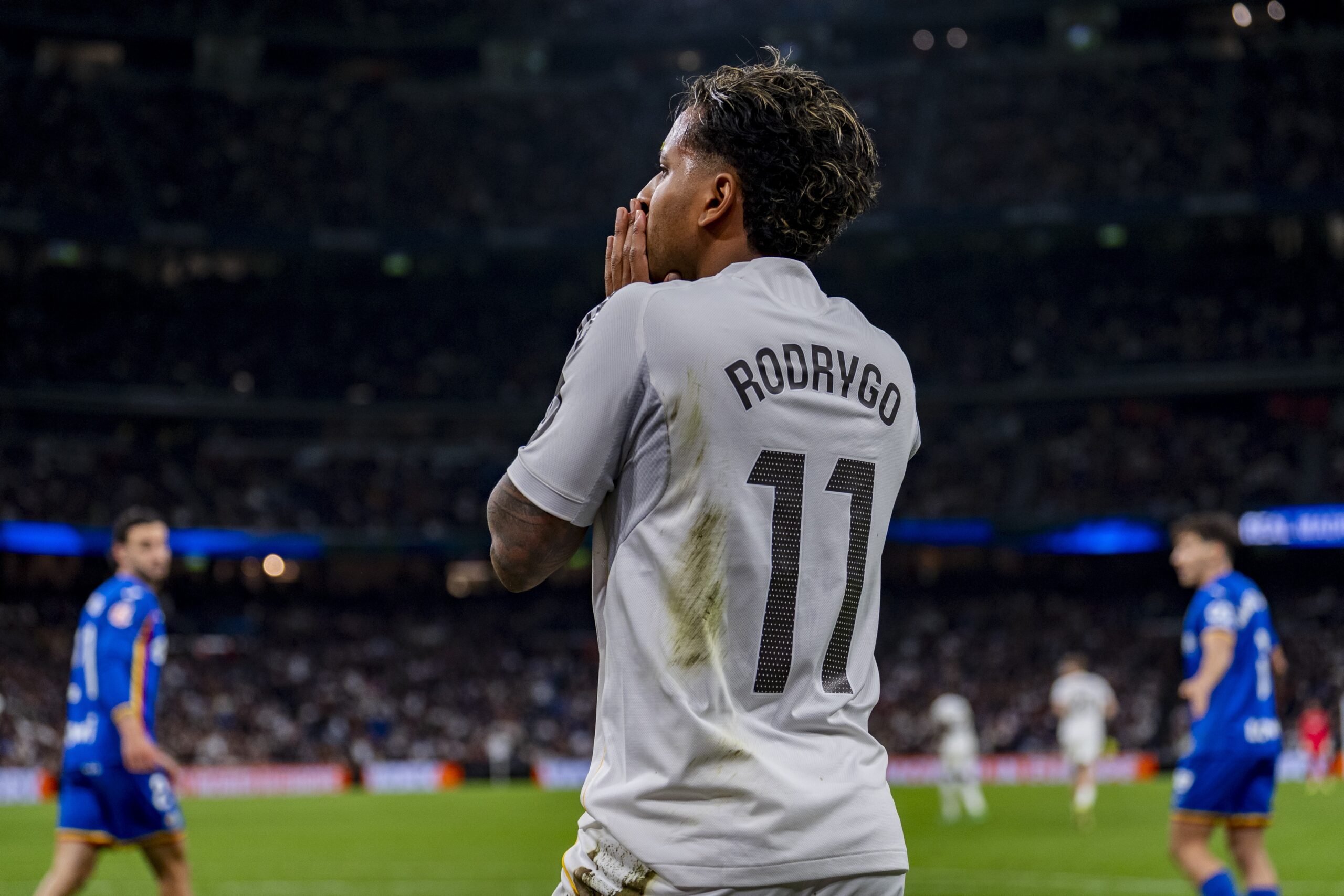 Rodrygo, do Real Madrid, vai operar o joelho direito nesta terça-feira