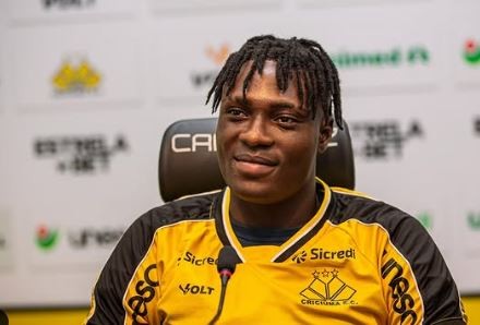 Criciúma encaminha empréstimo de Otusanya para o Athletic