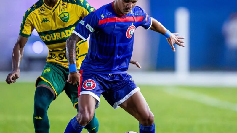 União acerta contratação do lateral-direito Marcão, ex-Chapada