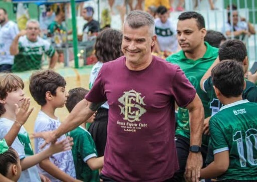 Aldeone Abrantes confirma permanência de Alessandro Telles no comando do Sousa