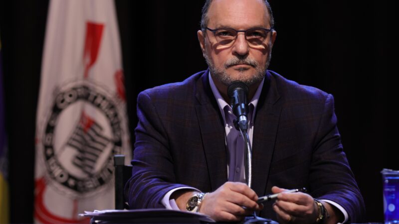 Conselheiros do Corinthians aprovam afastamento de Romeu Tuma Júnior