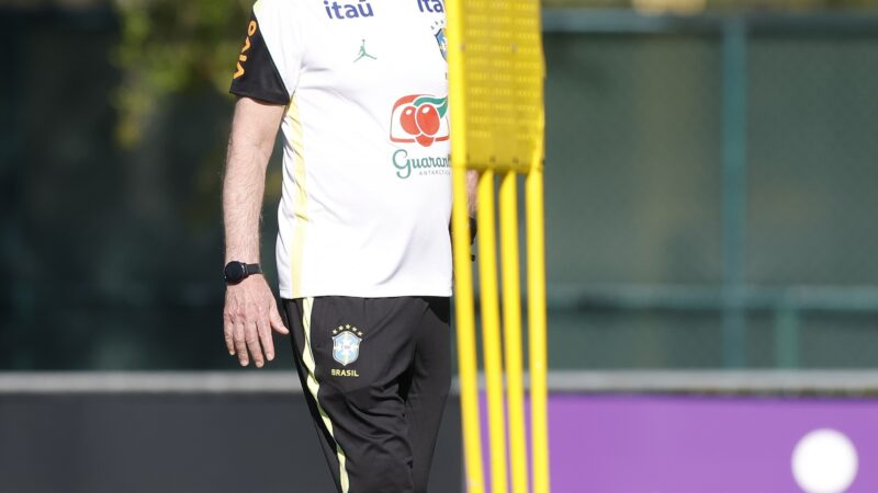 Ancelotti diz que Brasil terá quatro atacantes contra a França e pede equilíbrio