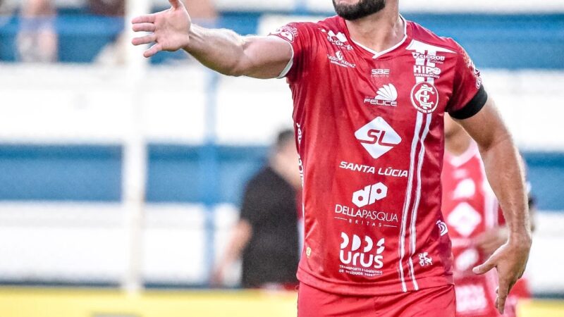 Marília anuncia a contratação do atacante Michel Henrique