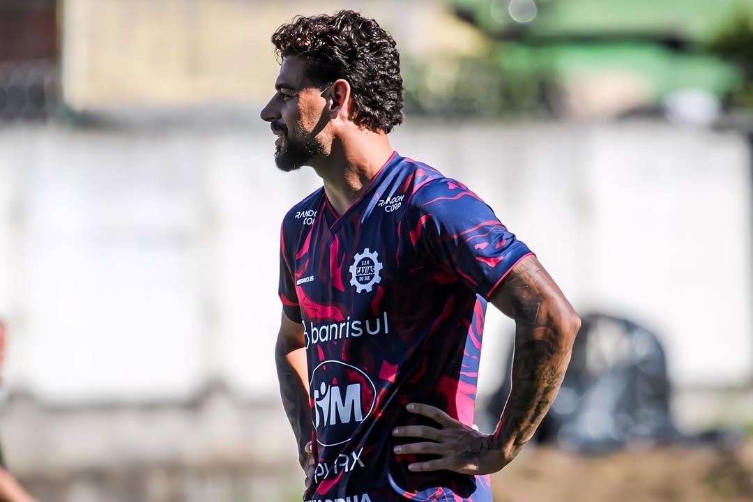 Confiança anuncia contratação de zagueiro Lucas Cunha