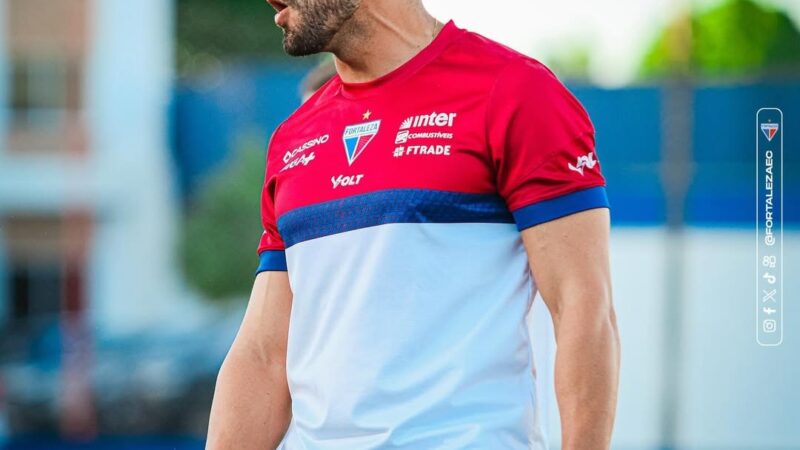 Bastidores: sem acordo salarial, Fortaleza já buscava substituto antes de demitir Léo Porto