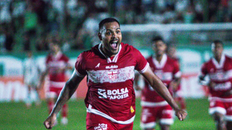 Mikael faz o sexto gol em cinco jogos e decide para o CRB