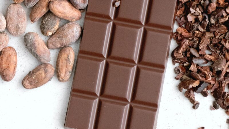 Cacau é afrodisíaco e ajuda a prevenir doenças: veja curiosidades sobre a fruta do chocolate