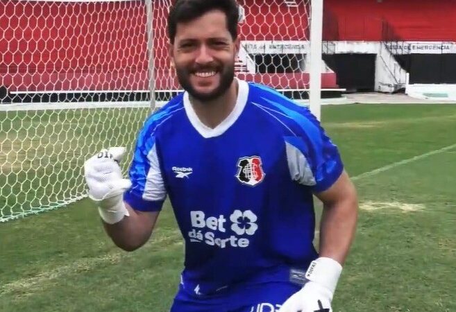 Santa Cruz anuncia goleiro Thiago Coelho, ex-Ponte Preta e Caxias