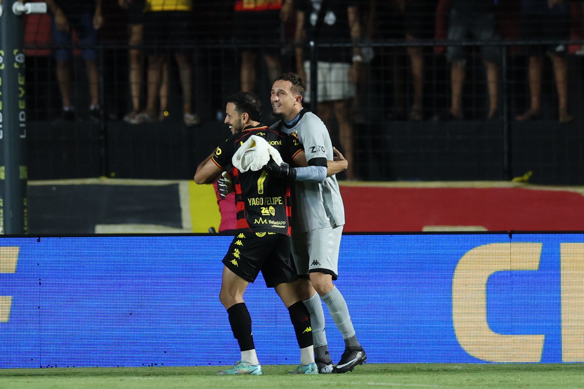 Goleiro do Sport é decisivo novamente em disputa por pênaltis e diz que jogou com virose