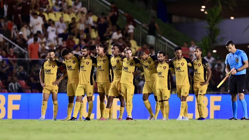 Roger valoriza classificação do Sport, nos pênaltis, na Copa do Brasil: “Ressaltar as coisas boas”